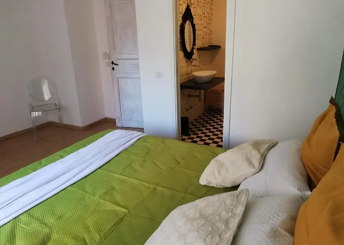 Vanity - 4 Bedrooms With 4 Bathrooms - Ac & Wifi *